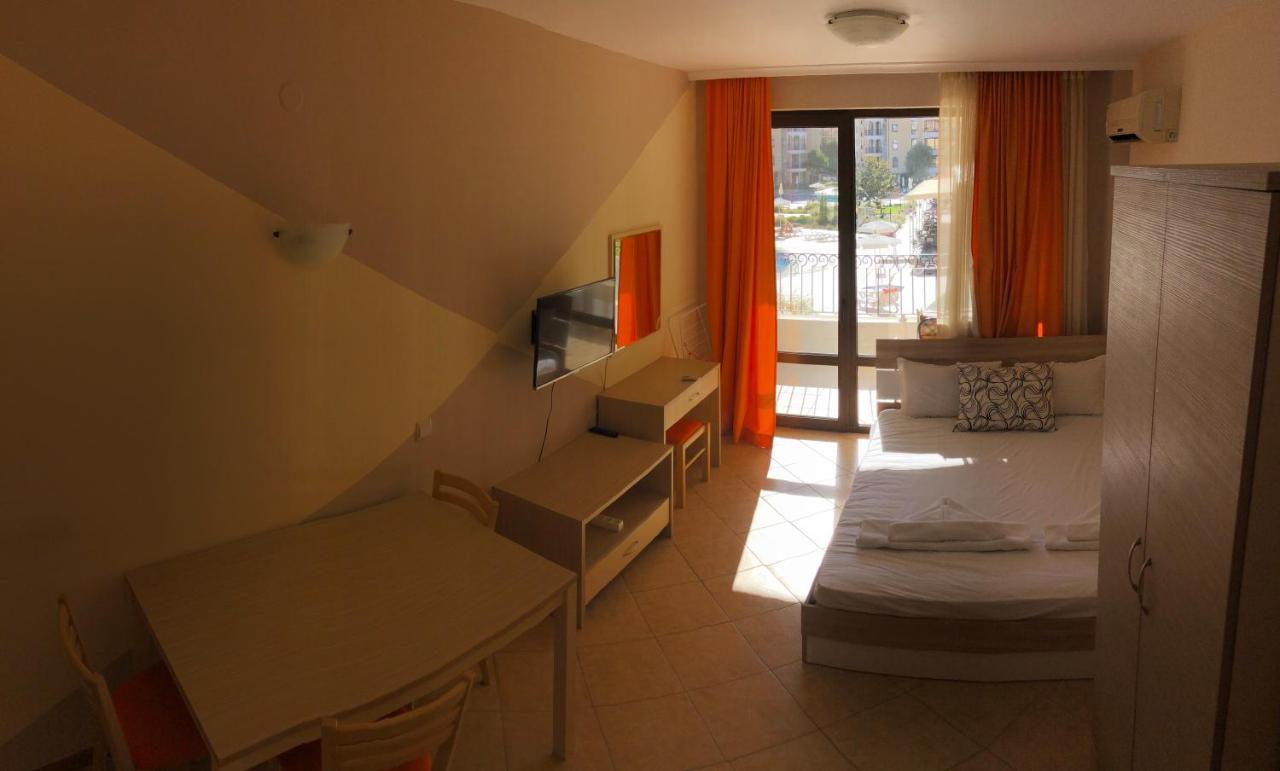 Royal Sun - Sunny Cove Apartment Pantai Sunny Bagian luar foto