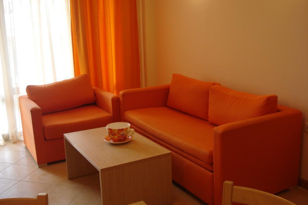 Royal Sun - Sunny Cove Apartment Pantai Sunny Bagian luar foto