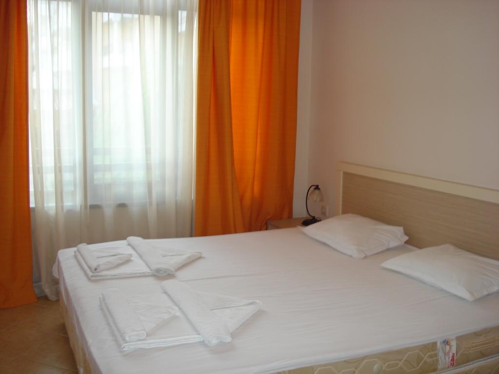 Royal Sun - Sunny Cove Apartment Pantai Sunny Bagian luar foto