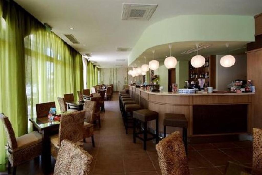 Royal Sun - Sunny Cove Apartment Pantai Sunny Bagian luar foto