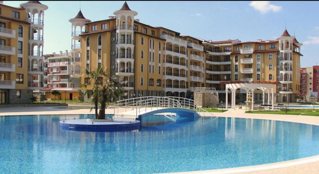 Royal Sun - Sunny Cove Apartment Pantai Sunny Bagian luar foto