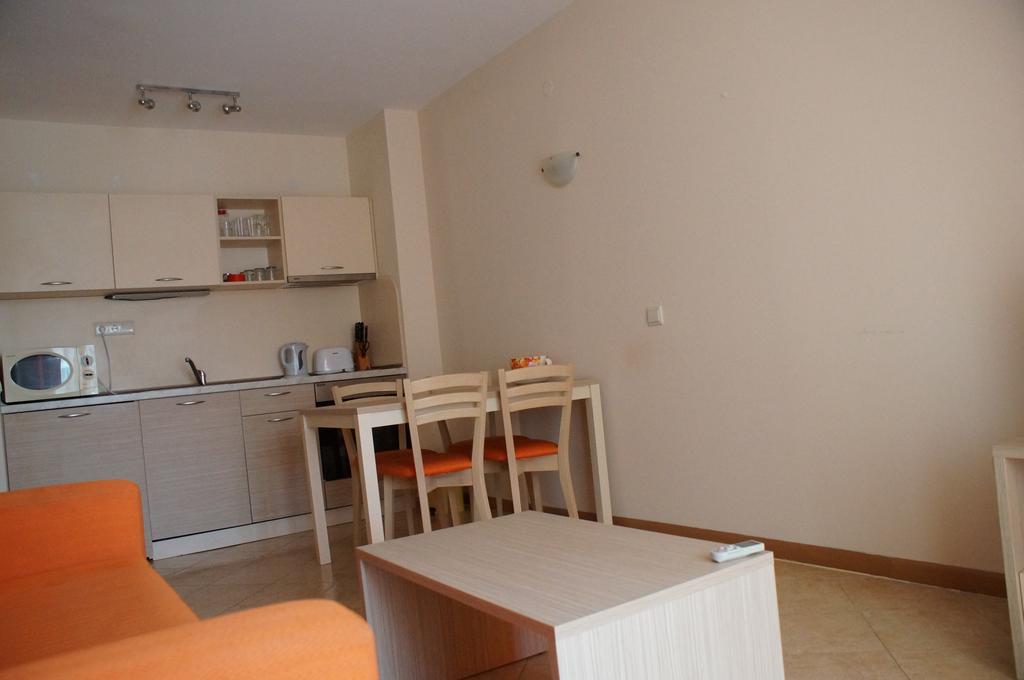 Royal Sun - Sunny Cove Apartment Pantai Sunny Bagian luar foto