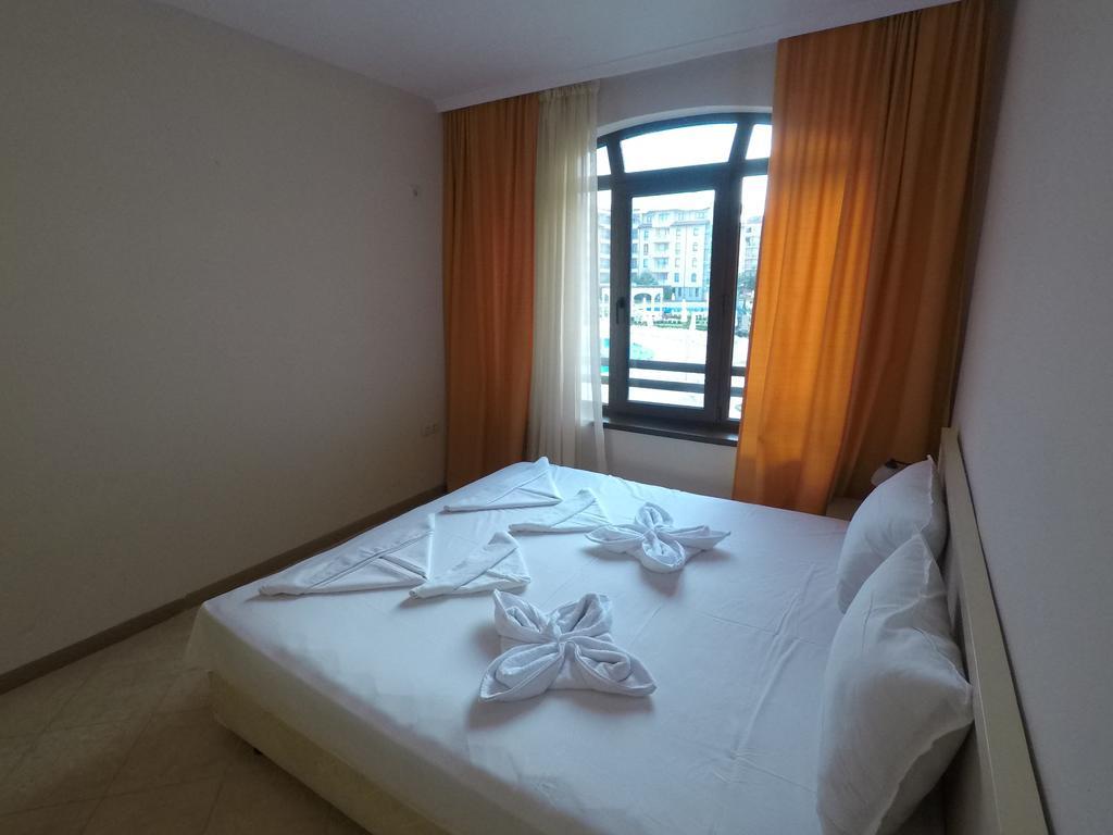 Royal Sun - Sunny Cove Apartment Pantai Sunny Bagian luar foto