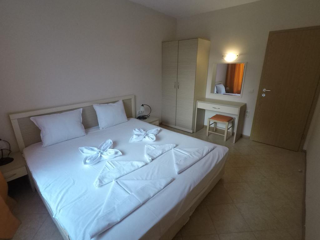 Royal Sun - Sunny Cove Apartment Pantai Sunny Bagian luar foto