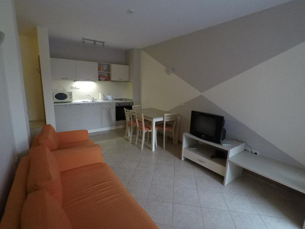 Royal Sun - Sunny Cove Apartment Pantai Sunny Bagian luar foto